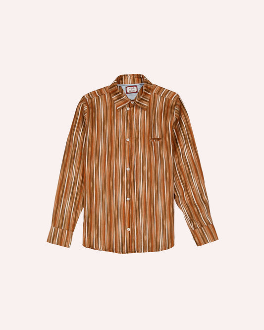 The front side of a striped brown belgian linen shirt with an 80s style. 
