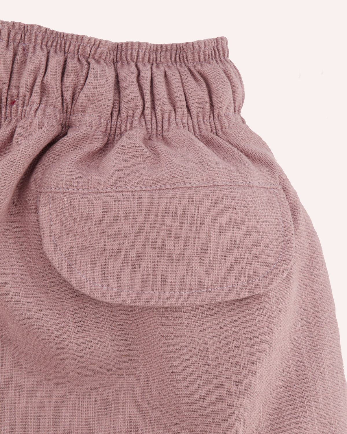 back pocket of mens linen shorts 